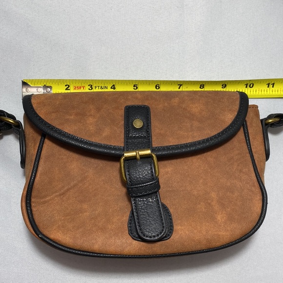 G.H. Bass & Co. tan saddle/crossbody bag - Picture 6 of 7